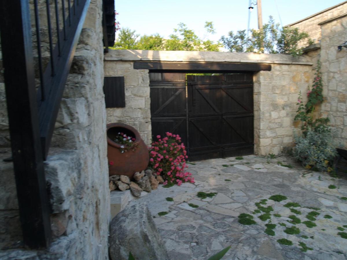 קאטהיקאס Loxandra Inn מראה חיצוני תמונה