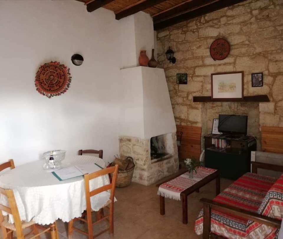 קאטהיקאס Loxandra Inn מראה חיצוני תמונה